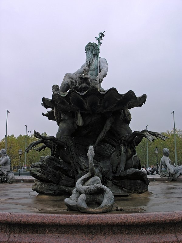 Day 4 - Neptune Fountain (1)