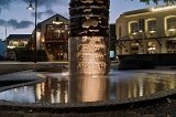 3051 - Queenstown waterfront sculpture fountain at night