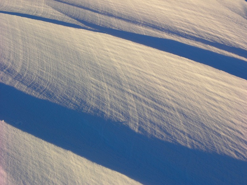 Ripples in snow